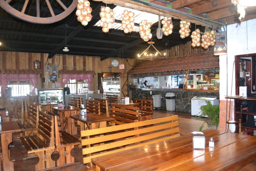 Hotel Las Brumas Cartago Eksteriør billede