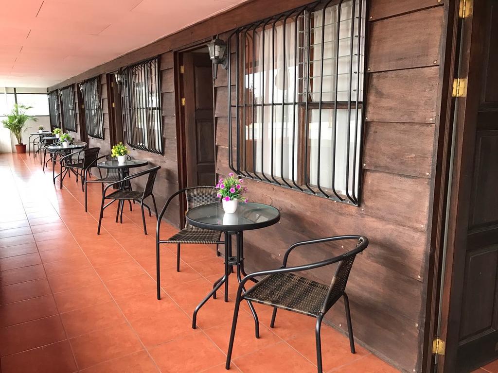 Hotel Las Brumas Cartago Eksteriør billede