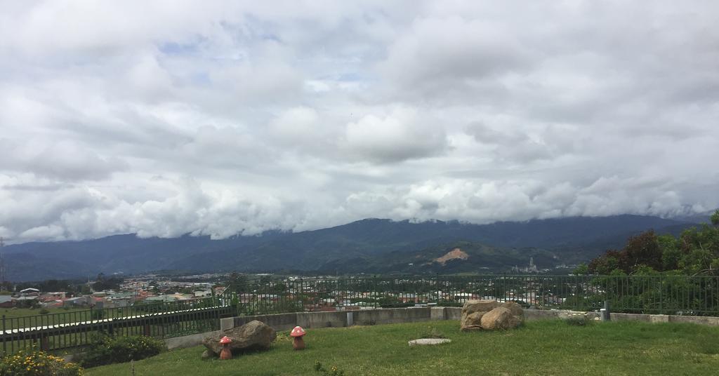 Hotel Las Brumas Cartago Eksteriør billede