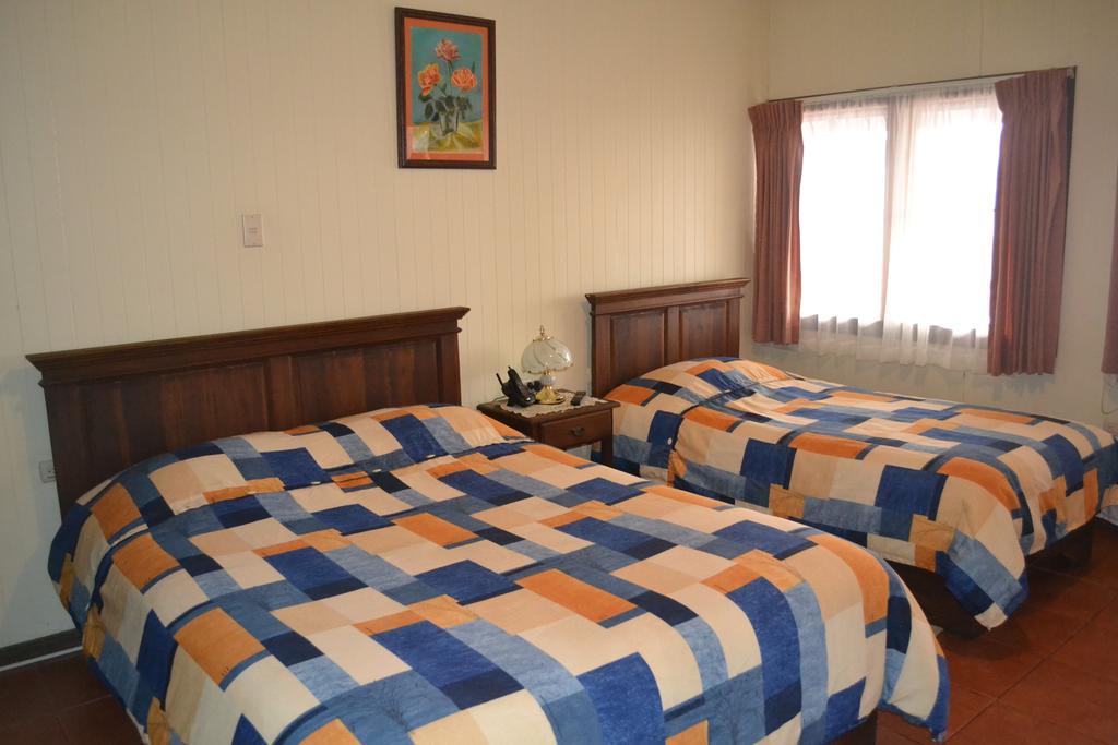 Hotel Las Brumas Cartago Eksteriør billede
