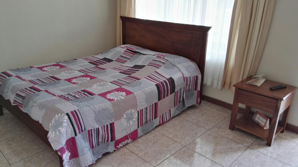 Hotel Las Brumas Cartago Eksteriør billede