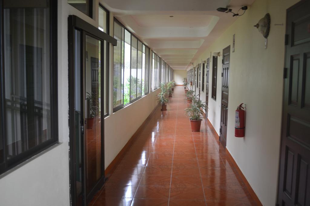 Hotel Las Brumas Cartago Eksteriør billede