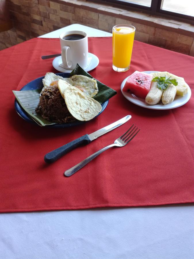 Hotel Las Brumas Cartago Eksteriør billede