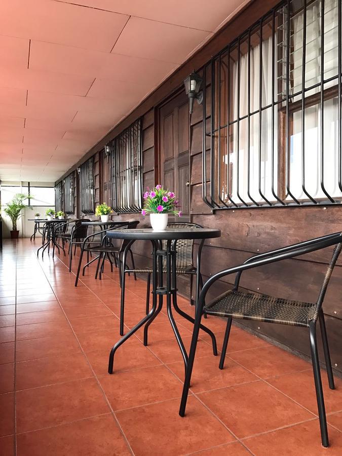 Hotel Las Brumas Cartago Eksteriør billede